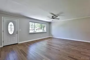 958 Hollytree Dr, Springfield Township, OH 45231 - Photo 9