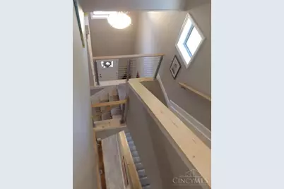 658 Hawthorne Avenue, Cincinnati, OH 45205 - Photo 3