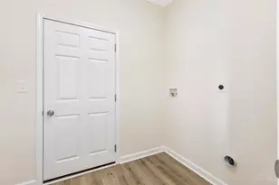 6000 Capri Dr, Cincinnati, OH 45224 - Photo 13