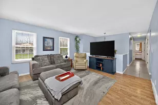 208 Glen Lake Rd, Loveland, OH 45140 - Photo 3