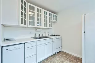 2324 Madison Rd, Cincinnati, OH 45208 - Photo 11