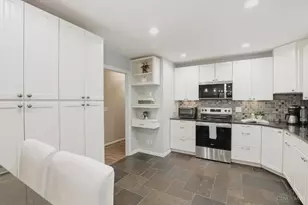 9542 E Kemper Rd, Loveland, OH 45140 - Photo 5