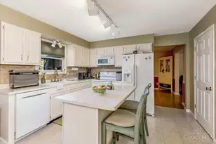 382 Broadway St, Hamilton Township, OH 45039 - Photo 9