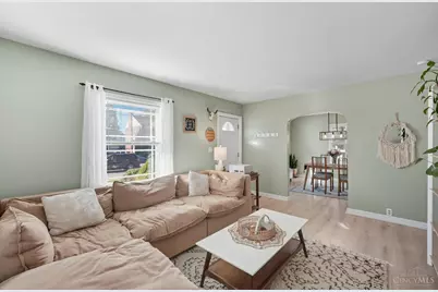 2526 Bremont Avenue, Golf Manor, OH 45237 - Photo 9