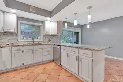 8772 Haverhill Lane, Sycamore Township, OH 45236 - Photo 3