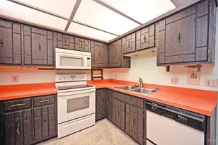 1136 Inner Cir Dr, Forest Park, OH 45240 - Photo 15