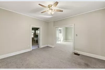 103 W Sharon Road, Glendale, OH 45246 - Photo 9