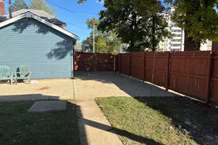 2052 Pleasant Ave, Hamilton, OH 45015 - Photo 3