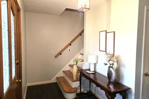 1025 Eastgate Dr, Springfield Township, OH 45231 - Photo 3