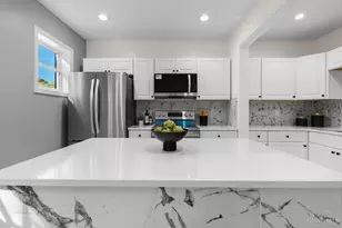 17 Thill St, Cincinnati, OH 45219 - Photo 25