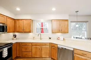 8069 Ashgrove Dr, Anderson Township, OH 45244 - Photo 9