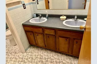 3632 Crestnoll Lane, Green Township, OH 45211 - Photo 17