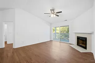 220 Carrington Ln, Loveland, OH 45140 - Photo 7