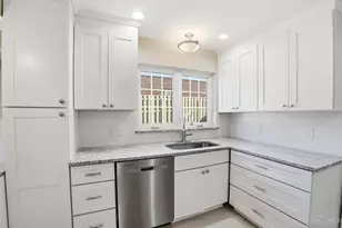 2728 Ridgewood Ave, Columbia Township, OH 45213 - Photo 11