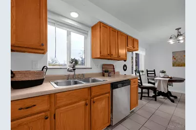 1054 Grayview Court, Cincinnati, OH 45224 - Photo 11