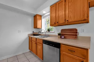 1054 Grayview Ct, Cincinnati, OH 45224 - Photo 13