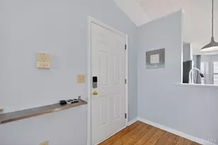 5440 Asbury Lake Dr, Green Township, OH 45247 - Photo 5