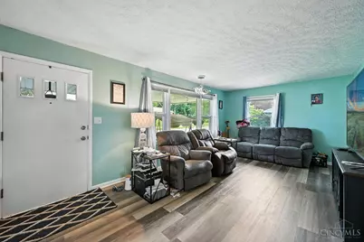 1047 Magie Avenue, Fairfield, OH 45014 - Photo 5