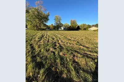 219 Schlitz Dr, Perry Township, OH 45118 - Photo 3