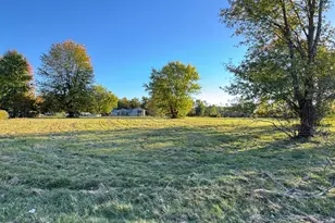 219 Schlitz Dr, Perry Township, OH 45118 - Photo 1