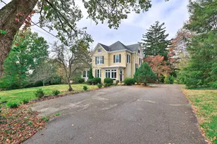 269 Compton Rd, Wyoming, OH 45215 - Photo 1