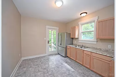 2504 Forthmann Place, Cincinnati, OH 45211 - Photo 9