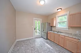 2504 Forthmann Pl, Cincinnati, OH 45211 - Photo 9