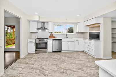 2730 Bristol Hill Court, Cincinnati, OH 45239 - Photo 7