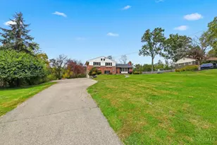 10489 Cinderella Dr, Montgomery, OH 45242 - Photo 3