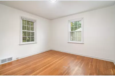 10410 Maria Avenue, Springfield Township, OH 45231 - Photo 13