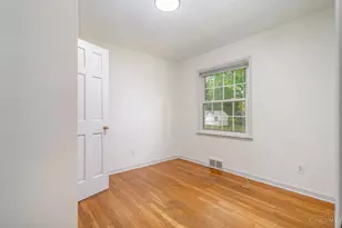 10410 Maria Ave, Springfield Township, OH 45231 - Photo 15