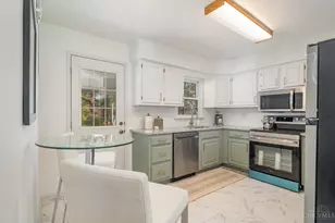 10410 Maria Ave, Springfield Township, OH 45231 - Photo 9