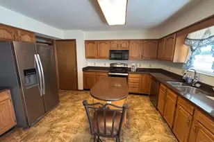 7109 Maple Creek Dr, Liberty Township, OH 45044 - Photo 3