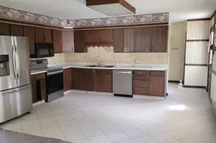 811 N High St, Hillsboro, OH 45133 - Photo 3