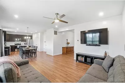 1607 Kilbarron Drive, Hamilton Township, OH 45152 - Photo 9