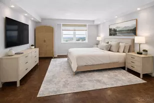 2444 Madison Rd, Cincinnati, OH 45208 - Photo 17