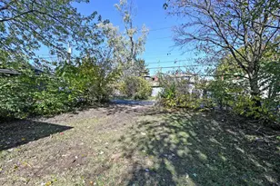 221 E Siebenthaler Ave, Dayton, OH 45405 - Photo 7