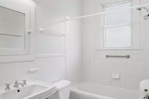 2842 Observatory Ave, Cincinnati, OH 45208 - Photo 17