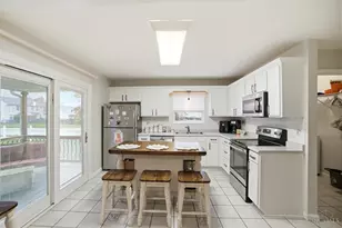 845 Village Green Pkwy, Hamilton Township, OH 45039 - Photo 9