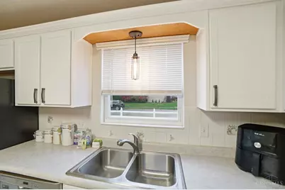 845 Village Green Parkway, Hamilton Township, OH 45039 - Photo 13