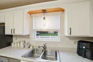 845 Village Green Pkwy, Hamilton Township, OH 45039 - Photo 13