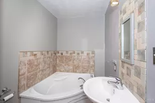 450 Lloyd Pl, Cincinnati, OH 45219 - Photo 25