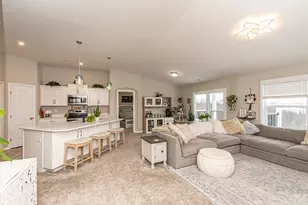 5203 Hazeltine Ln, Turtle Creek Township, OH 45036 - Photo 11