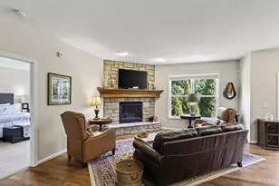 8022 Stonegate Dr, Anderson Township, OH 45255 - Photo 15