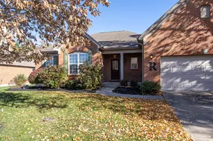 8022 Stonegate Dr, Anderson Township, OH 45255 - Photo 3