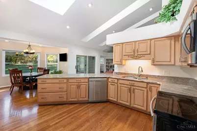 8126 Baywood Court, Maineville, OH 45039 - Photo 11