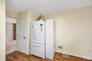 6855 Sayler Ave, Cincinnati, OH 45233 - Photo 15