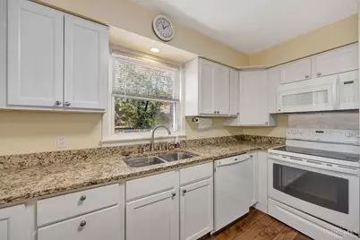 6855 Sayler Avenue, Cincinnati, OH 45233 - Photo 13