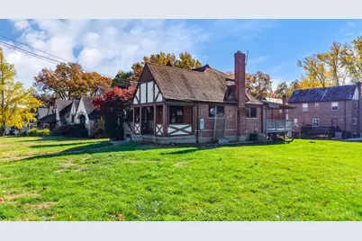 3239 Pickbury Drive, Cincinnati, OH 45211 - Photo 3