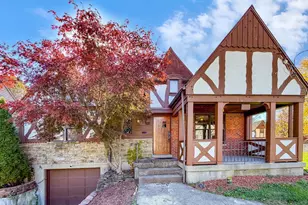 3239 Pickbury Dr, Cincinnati, OH 45211 - Photo 1